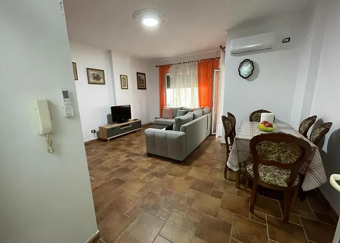 Apartment The Warm House Durres